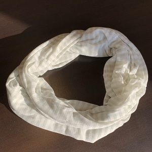Gap Infinity Scarf - Silver & White